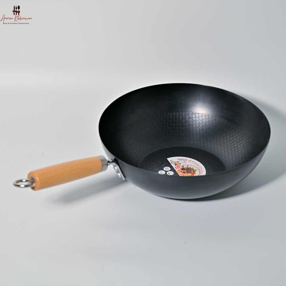 Stainless Steel Chinese Wok with Wooden Handle (Black)